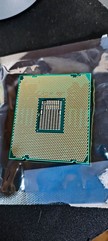 Intel Xeon CPU Sockel 2066 4-Core Xeon W-2104 3,2GHz 8,25MB in Lüssow