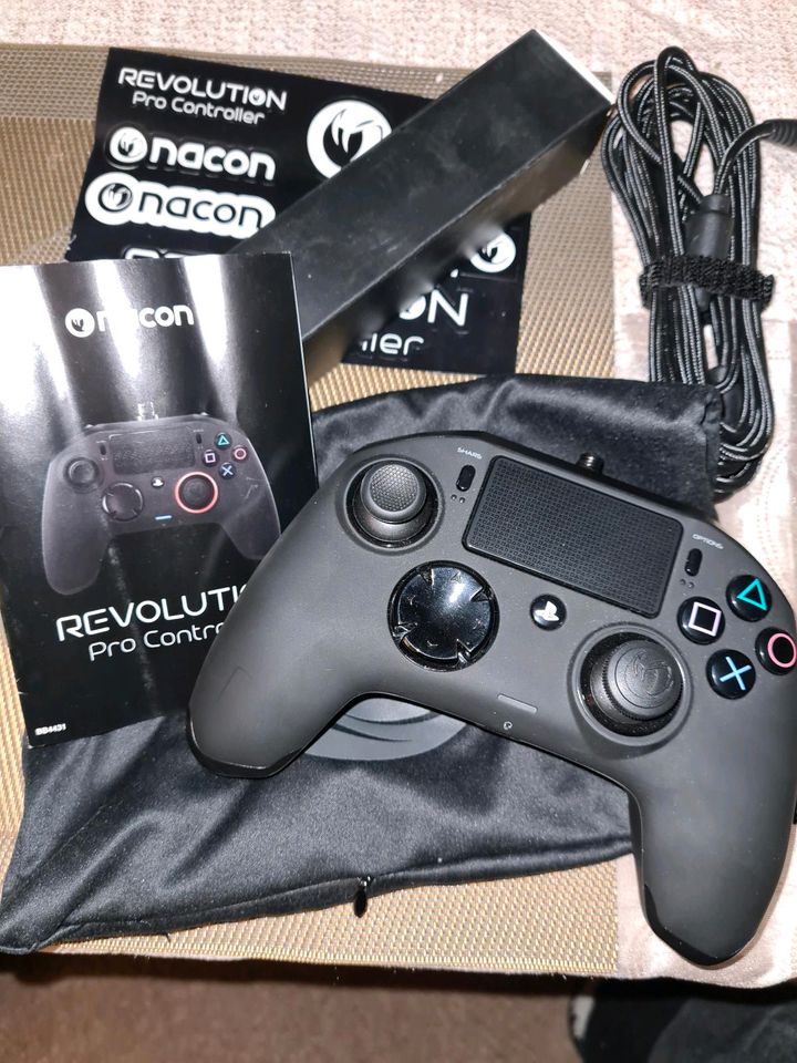 Nacon Revolution pro Controller in Meerbusch