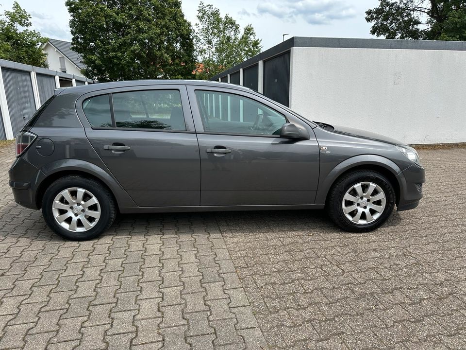 Opel Astra H 1.4 Benzin Aus 1 Hand in Bobenheim-Roxheim