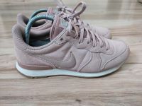 Nike MD Runner Rose Gr. 42 - fast wie neu München - Allach-Untermenzing Vorschau