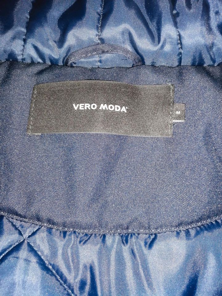 Vero Moda Damen Mantel Größe M in Schanzermühle