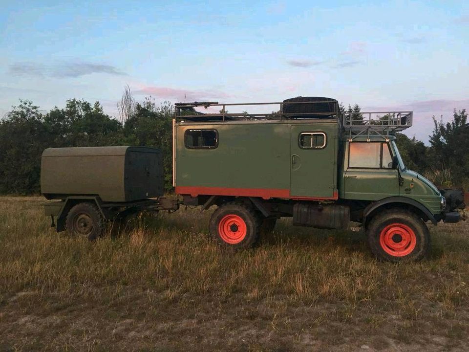 Unimog,  Camper, Wohnmobil, Anhänger in Lübz