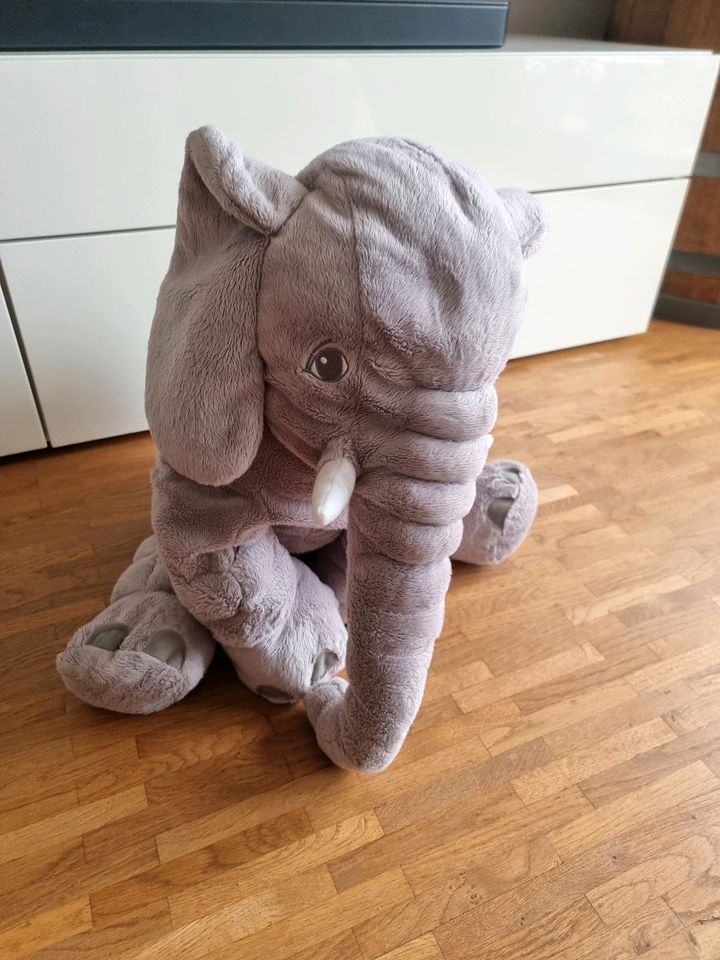 Ikea Kuscheltier Elefant Jättestor in Düsseldorf