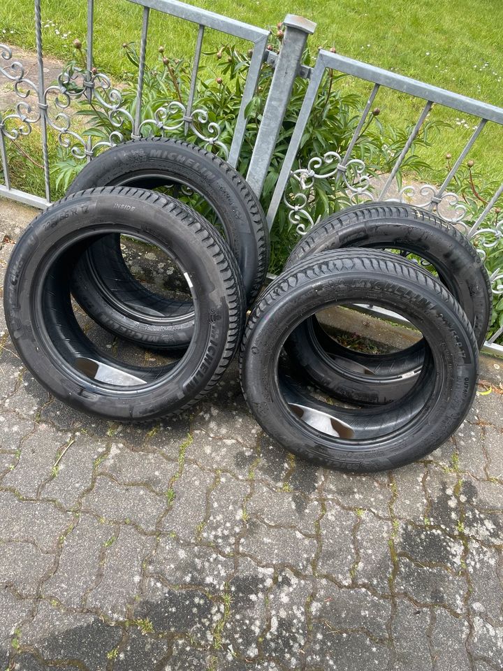 Michelin Sommer Reifen 225/55R17 in Lauenförde