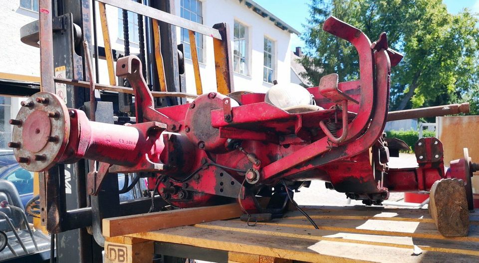 Hinterachse mit Getriebe, Differential usw MC Cormick 324 Schlepper Traktor IHC Ersatzteil Oldtimer in Neresheim