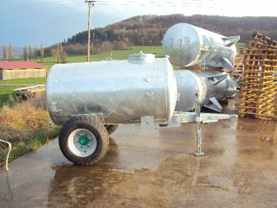 Wasserwagen 2000 Liter verzinkt feuerverzinkt Wasserfass Anhänger in Dermbach