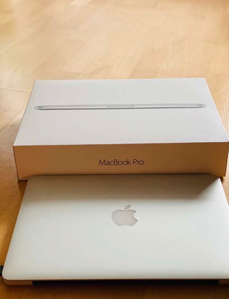 Bestpreis Apple MacBook Pro 13 Retina 2,7ghz - 256 Gb in Laufen