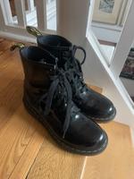 Dr Martens Schwarz Flowers Saarbrücken - St Johann Vorschau