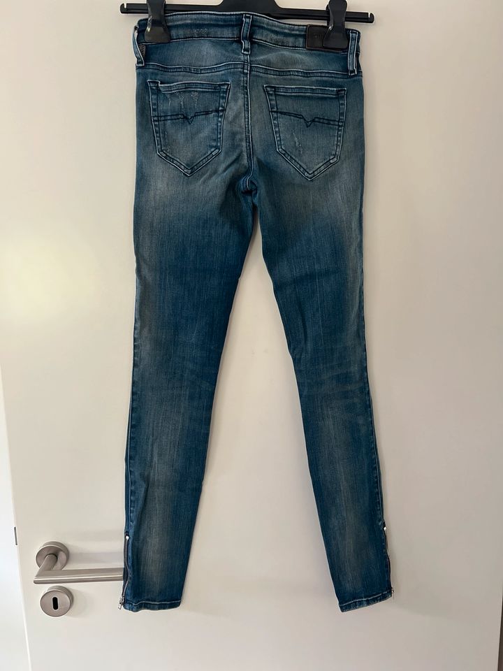 Diesel Skinzee Low Zip Jeans W25/32 in Rösrath