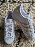 Orginal Adidas Superstar 38 2/3 NEU Weiß/Beige Hessen - Schwalmstadt Vorschau