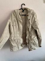 beige creme farbige Jacke gefüttert mit Kapuze Winterjacke Hessen - Marburg Vorschau