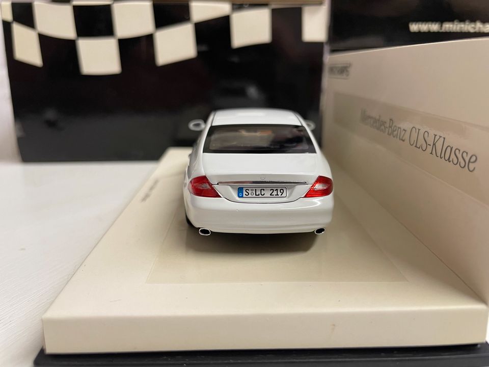 Minichamps 2005 C219 Mercedes Benz CLS-Klasse Linea Bianco 1:43 in Hamburg