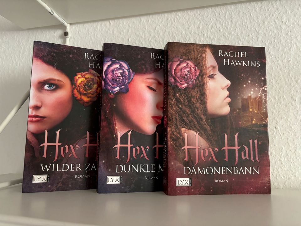 Hex Hall Trilogie, Bücher, Young Adult in Freiburg im Breisgau