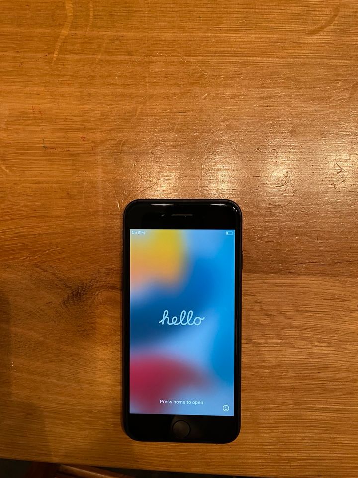iPhone 7 inkl. Hülle in Meißner