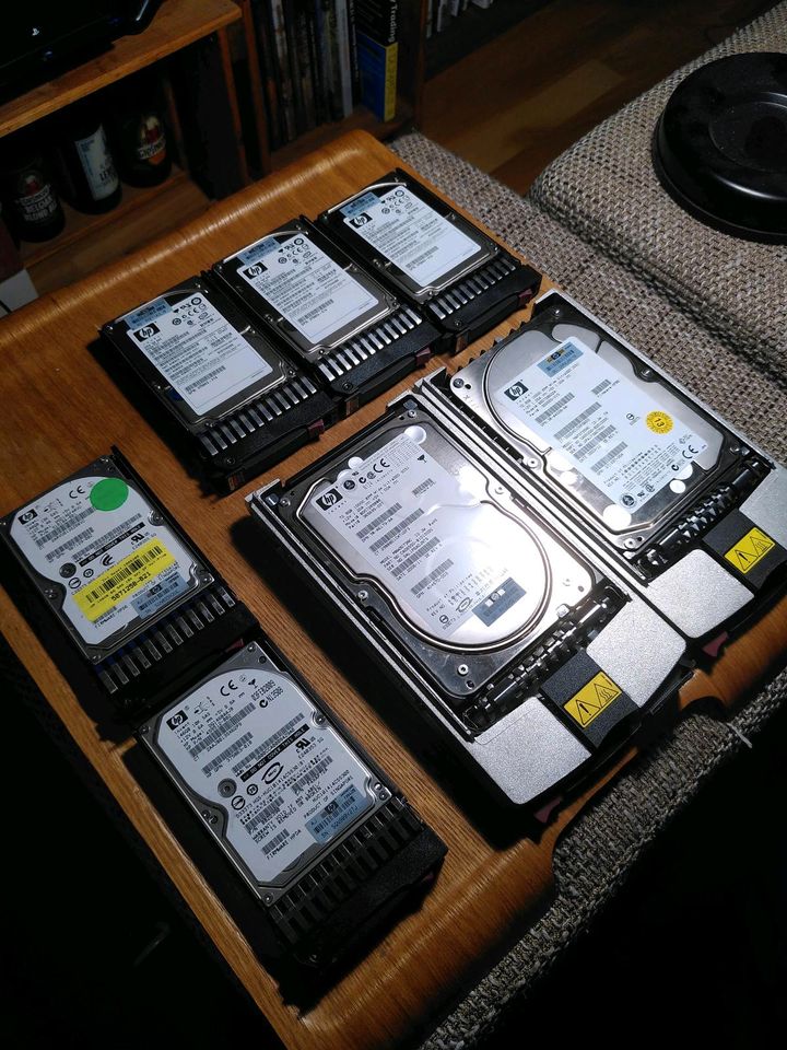 SCSI hdd konvolut hp invent 5 x 2,5" und 2 x 3,5" ungetestet in München