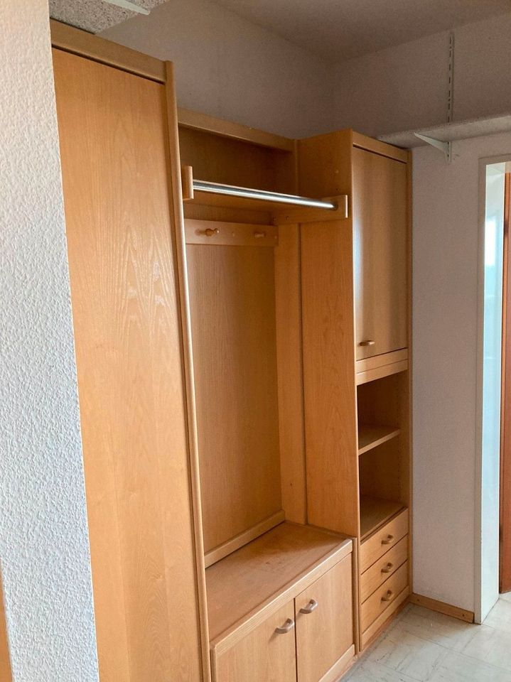 Die toll, funktionierende 2,5 Zimmer-Wohnung ... hoch oben, nahe den Wolken ...! in Markdorf