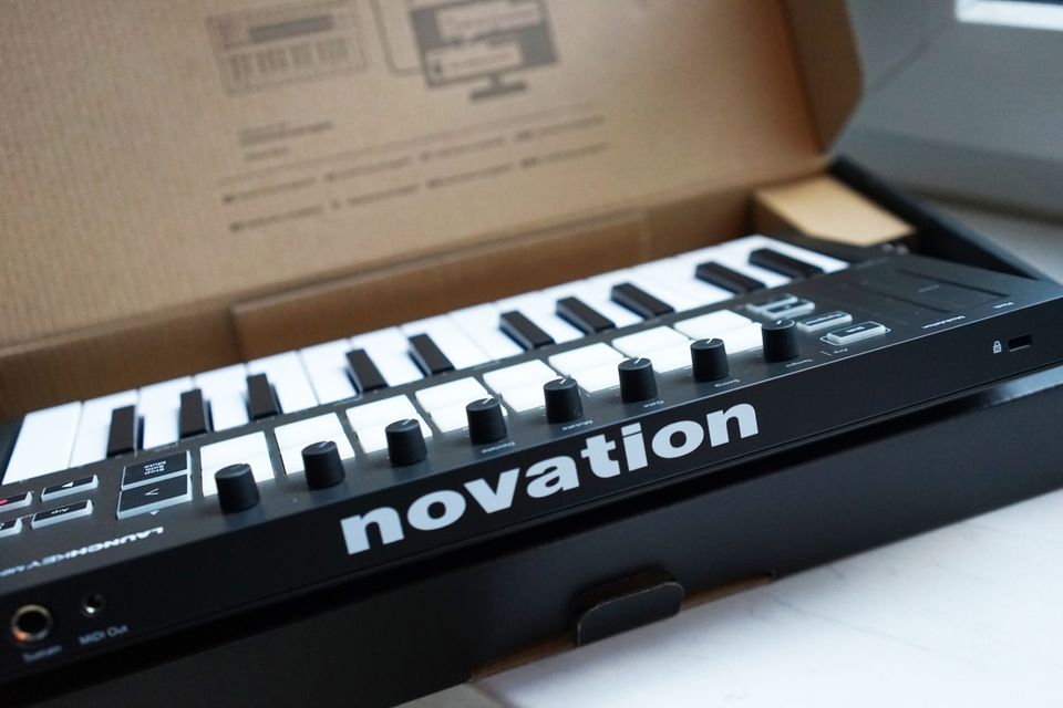 Novation Launchkey Mini MK3 - gut erhalten - OVP - USB-Kabel in Köln