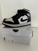 Nike Air Jordan 1 Mid schwarz weiß Gr. 38 Nordrhein-Westfalen - Recklinghausen Vorschau