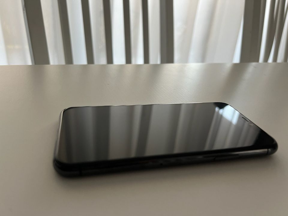 iPhone 11Pro Anthrazit Spacegrau sehr gepflegt keine Gebr.-spuren in Frankfurt am Main