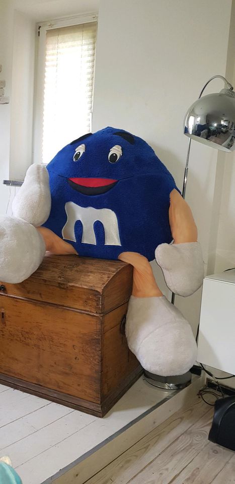 m&m Plüschfigur 120 cm in Duisburg