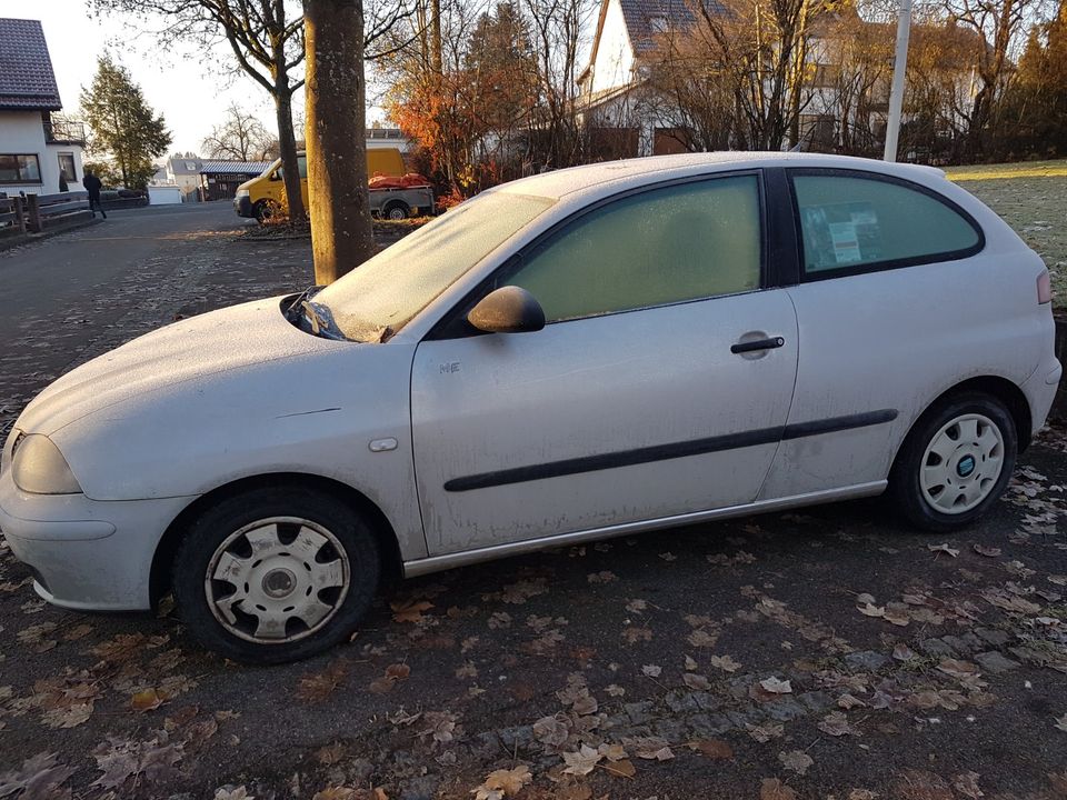 Seat Ibiza EZ 19.11.2003 Euro 4 Benzin mit AHK in Böhmenkirch