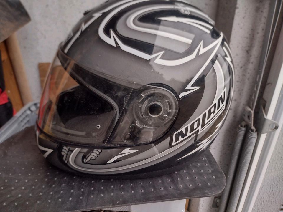 Motorradhelm in Berkatal