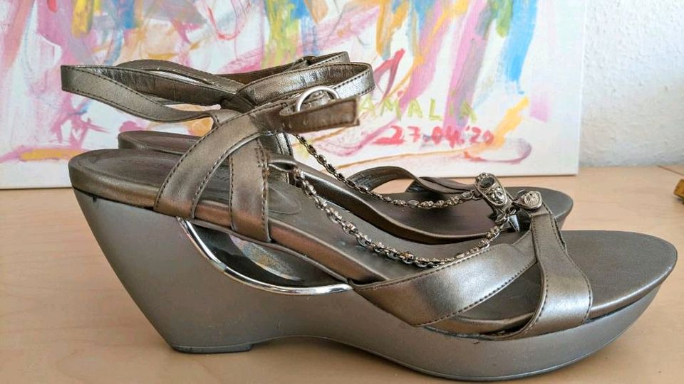 Neuwertig: Wedges Sandalen. 43 in Silber Glitzer. Keilabsatz in Karlsruhe