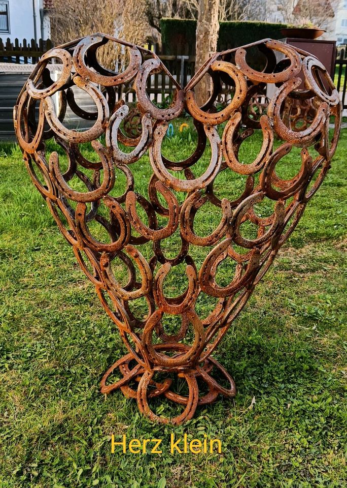 3D Herz aus gebrauchten Hufeisen ca.92 cm hoch in Vierkirchen