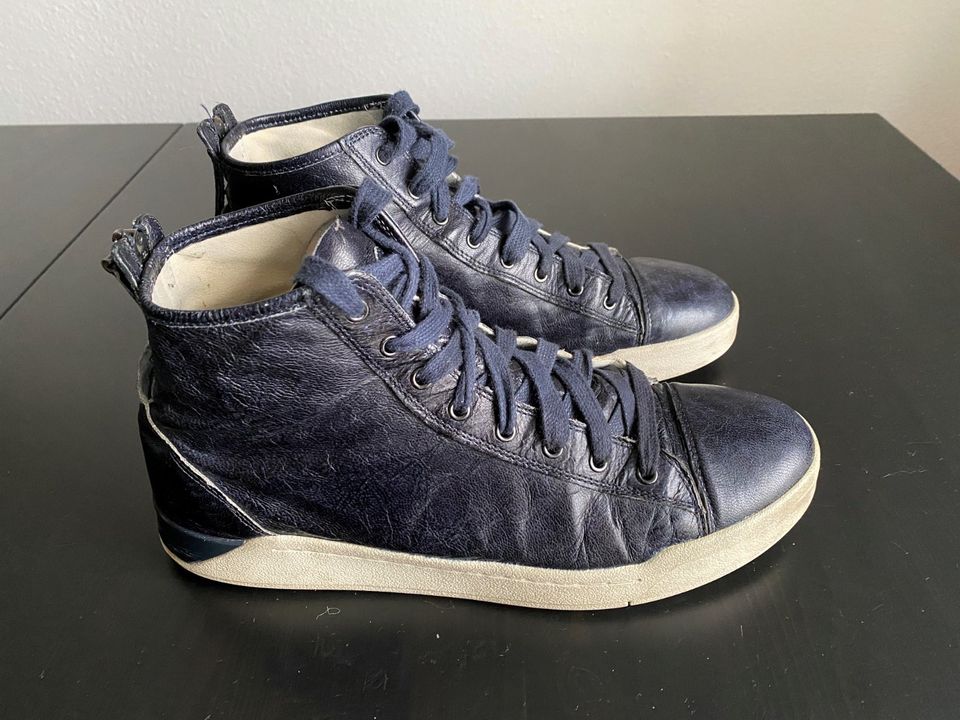 Diesel Herren Schuhe EUR 44 US 10.5 Sneaker Diamond RN 93243 Blau in  Baden-Württemberg - Karlsruhe | eBay Kleinanzeigen ist jetzt Kleinanzeigen