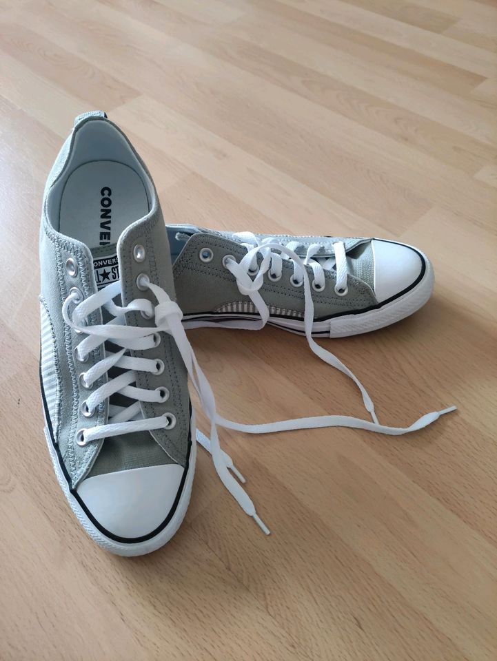 Converse Schuhe Gr 42, nur einmal getragen in Wedel