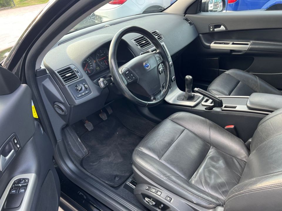 Volvo C30 2.0 D Summum Leder Tüv neu in Kremmen