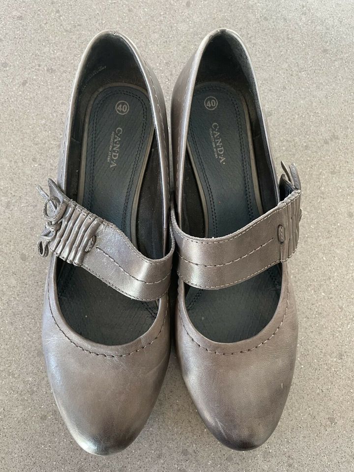 Damen Pumps Wedges Keilsohle grau Leder 40 in Eschborn