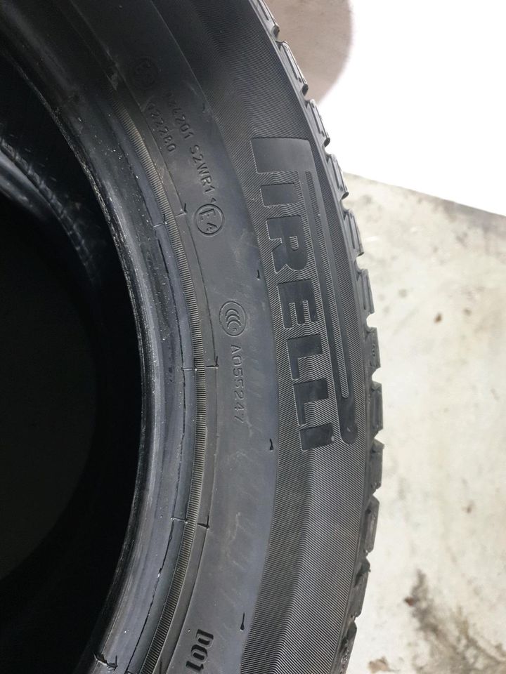 2 WINTERREIFEN PIRELLI 215 55 R17 94H DOT5015  Nr.657 in Wuppertal