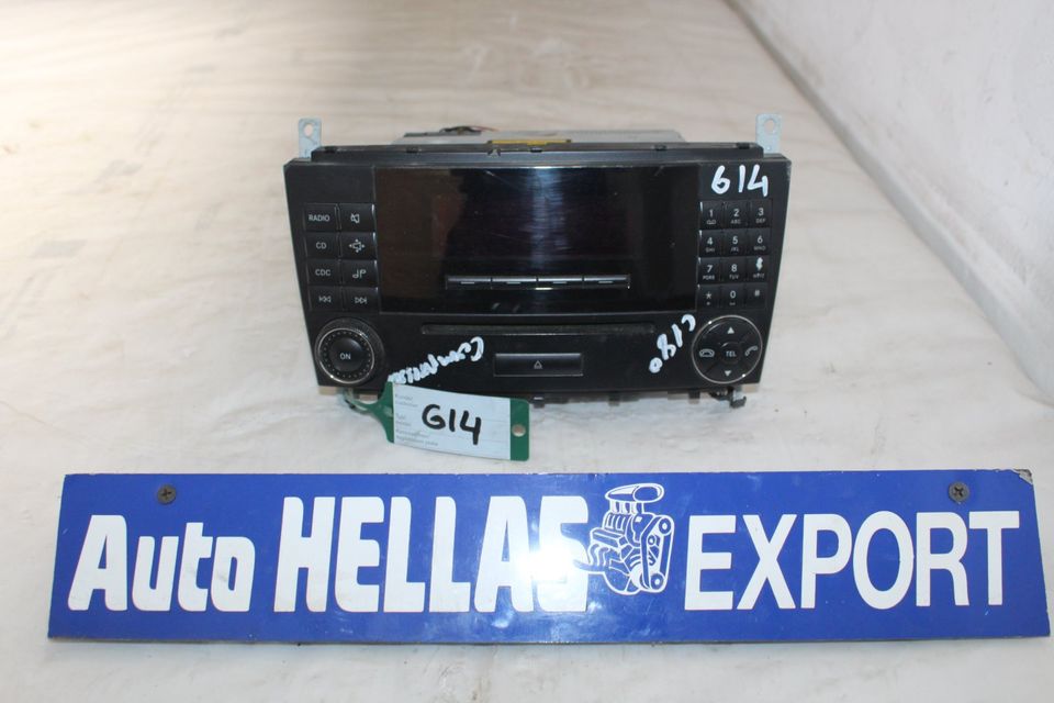 Mercedes Benz W203 Radio CD A2038704589 MF2730 (614) in Forst