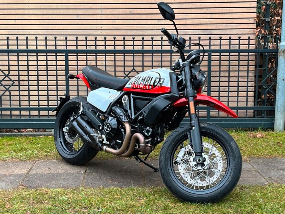 Ducati Scrambler Urban Motard EZ 2023  8 KM 1. Hand Mwst in Potsdam