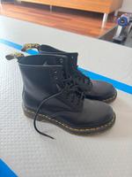 Dr. Martens Air Wair Leder-Boots in Schwarz in Gr 39 ungetragen Hessen - Rodgau Vorschau