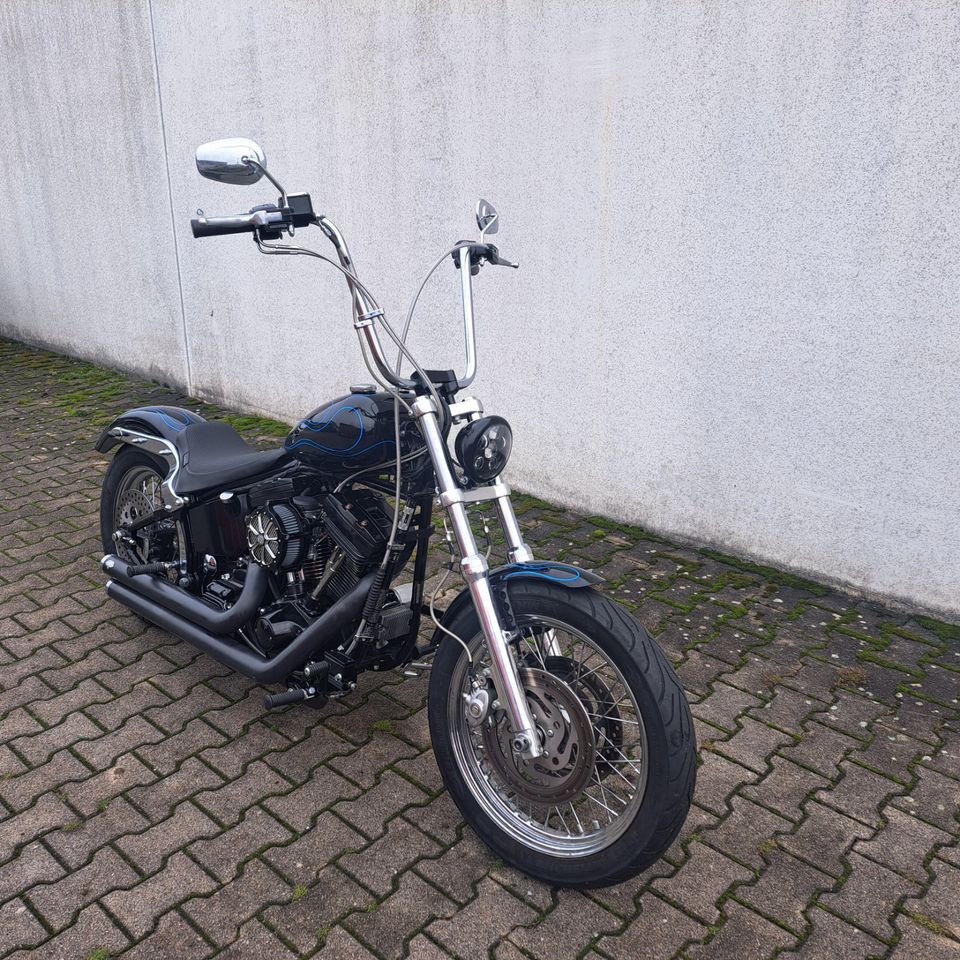 Harley Davidson Softail Bj 1988 Neuaufbau in Winterbach