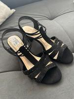 Schuhe offen mit Absatz / Sandalen schick Niedersachsen - Nienburg (Weser) Vorschau