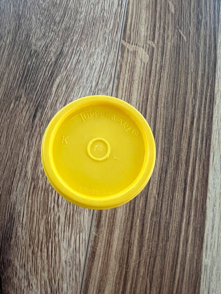 Tupperware kleine Frische mit Deckel ca 60ml in Groß-Gerau