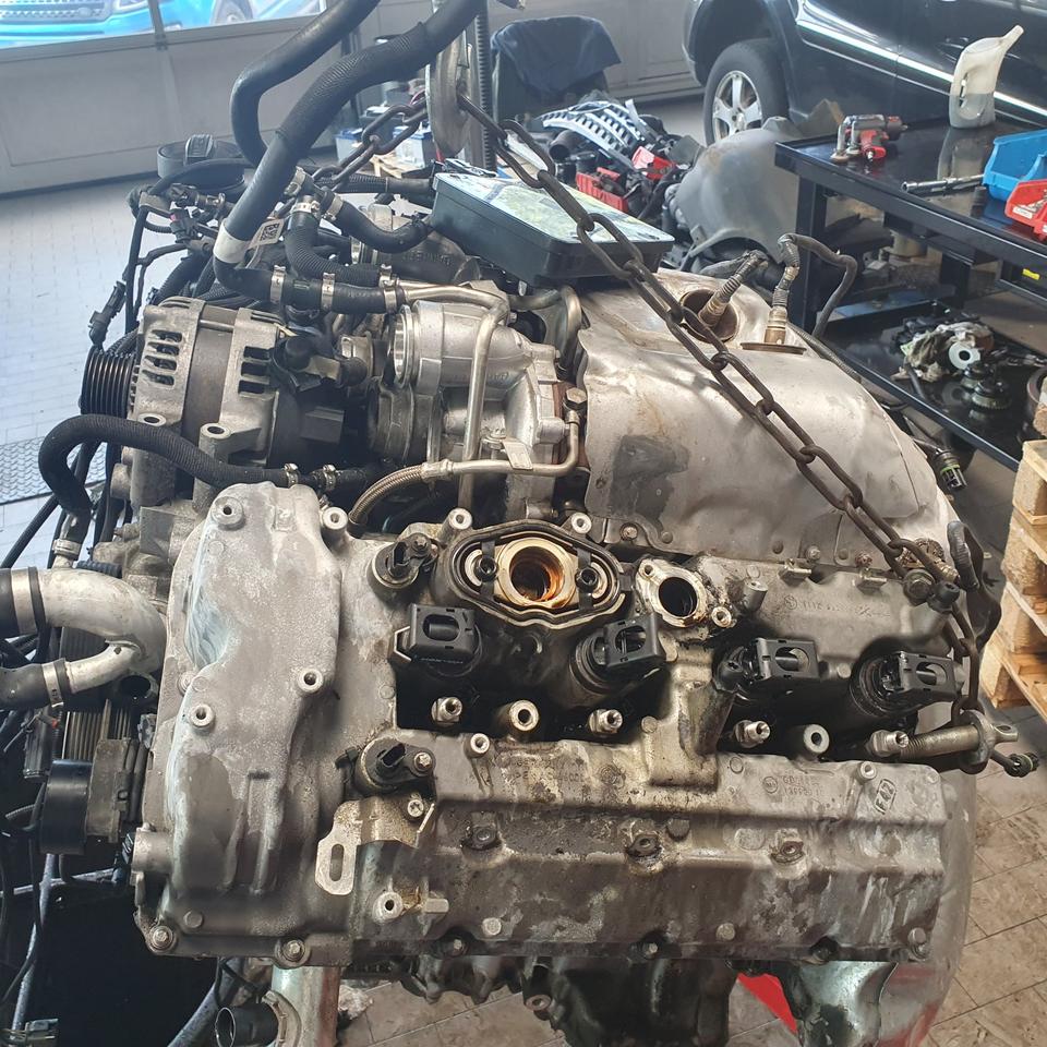 BMW 550i 650i X5 X6 N63 N63B44A N63B44B Motorinstandsetzung in Halle (Westfalen)