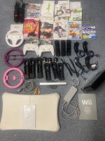 Nintendo Wii mit reichlich Zubehör und diversen Spielen Niedersachsen - Reppenstedt Vorschau