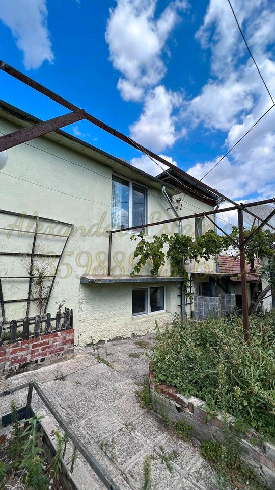 2️⃣ Stöckige Haus in perfektem Zustand Stadt Karnobat, Burgas Bereich, Bulgarien Immobilien in Tarp