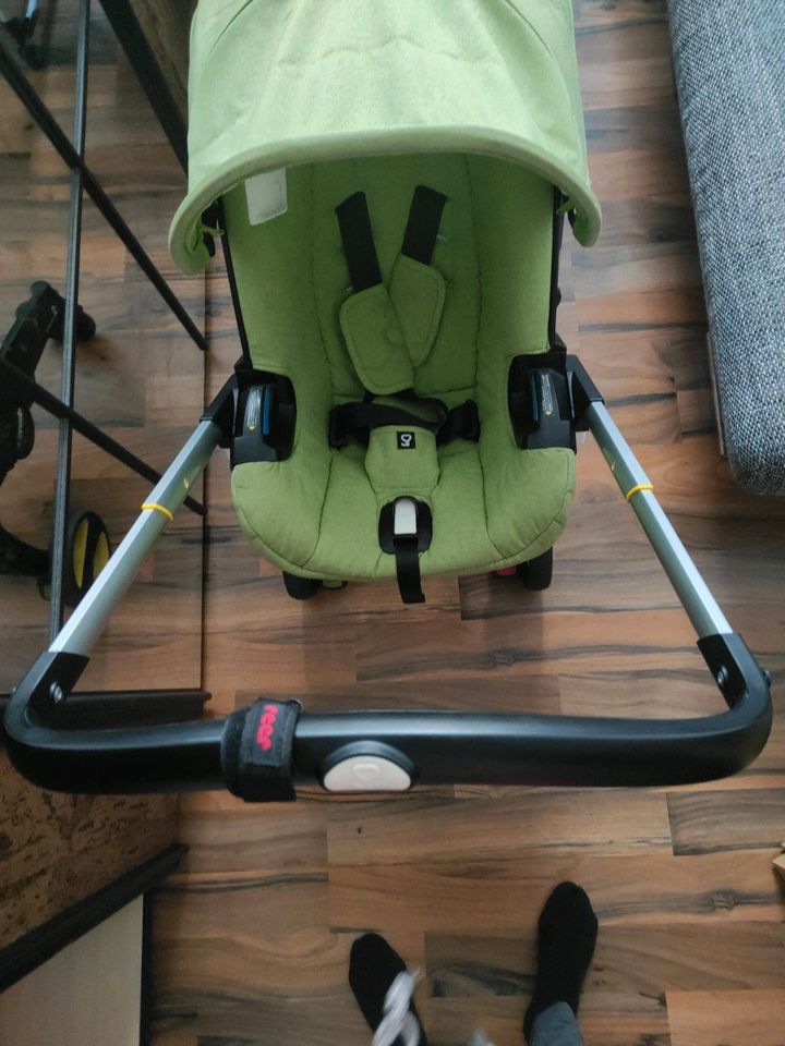 Originale doona Kinderwagen/Babyschale+ Zubehör in Werdau