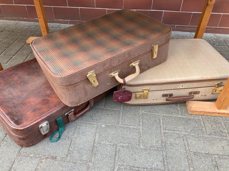 Alte Koffer in Zahna-Elster