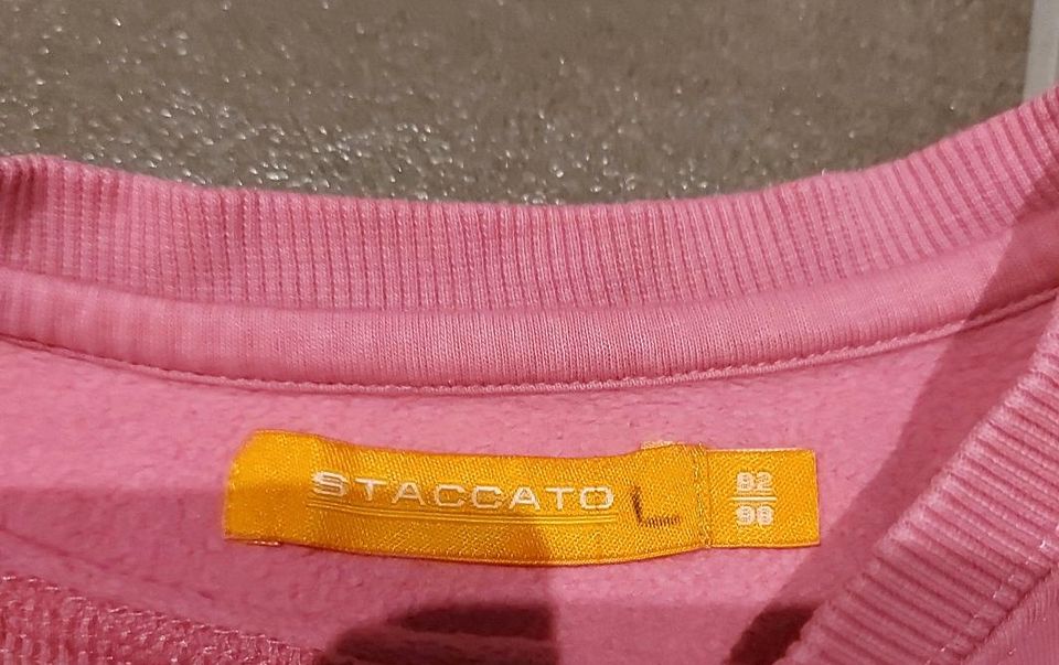 Pullover * Staccato * 92/98 für 2,50 € in Celle