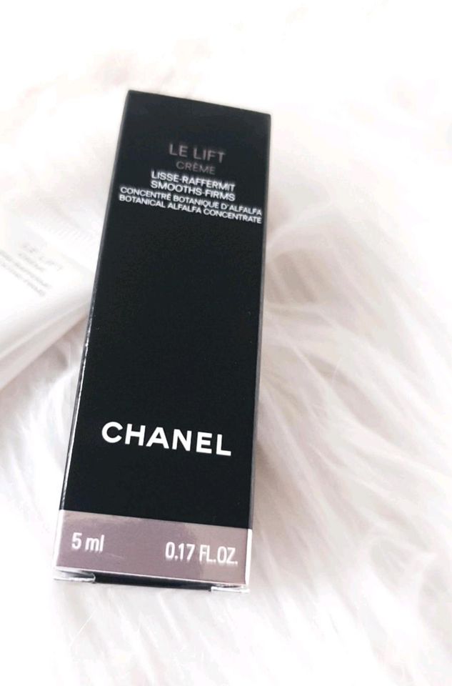 Chanel Le Lift Crème glättend festigend Gesichtscreme NEU in Karlsruhe