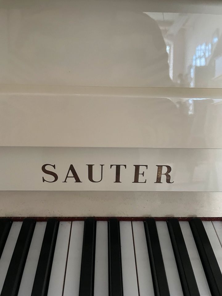 Klavier von Sauter in Wilhelmshaven