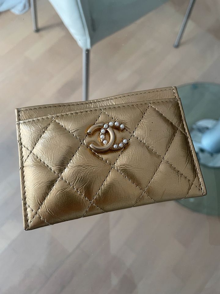 orig. Chanel cardholder Kartenetui gold Perlen CC in Paderborn