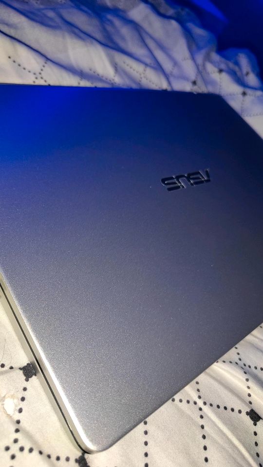 Asus Chromebook CX1400CMA Guter Zustand! in Dörpen