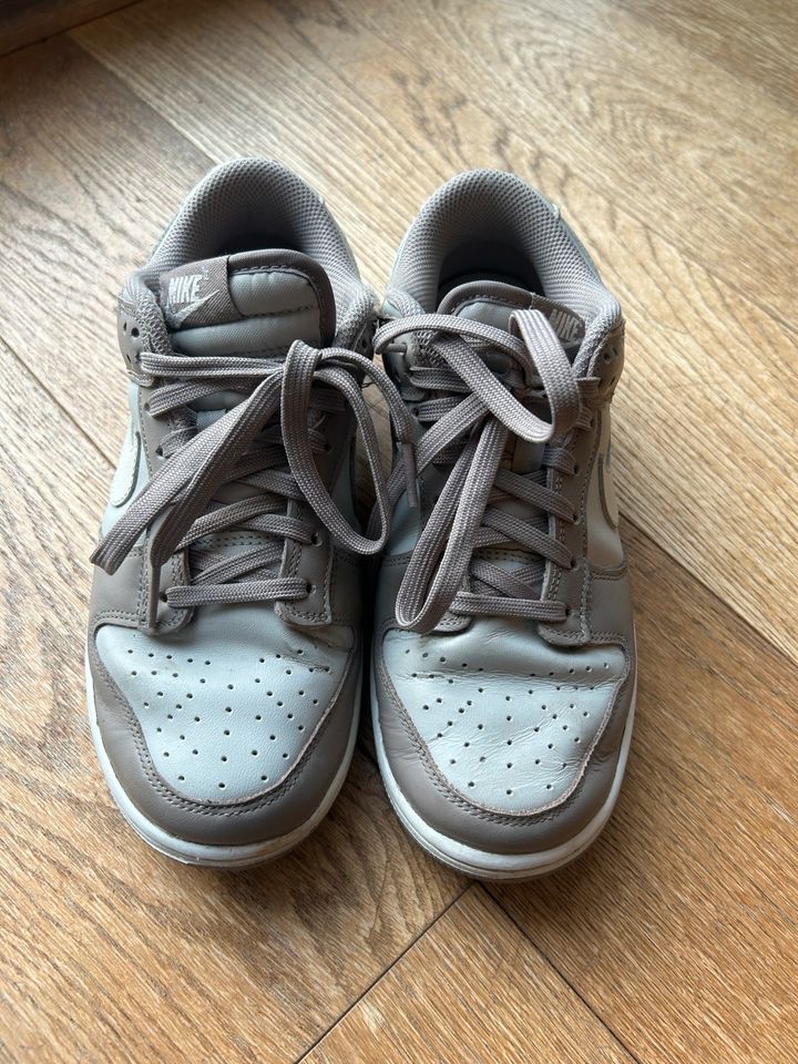 Nike dunk low 38 beige grau in Bornheim